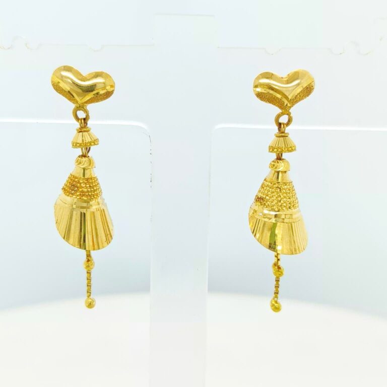 GOLD EARRING