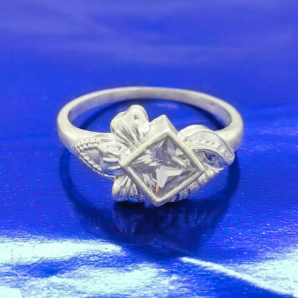 Silver ladies ring