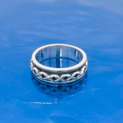 Silver ladies ring