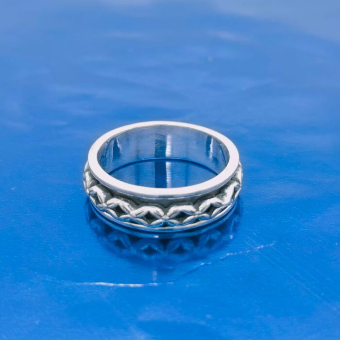 Silver ladies ring