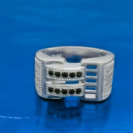 Silver ladies ring