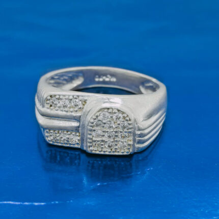 Silver ladies ring