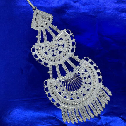 Elegant Silver Chapka– Traditional Charm with a Modern Touch Elegant Silver Chapka– Traditional Charm with a Modern Touch