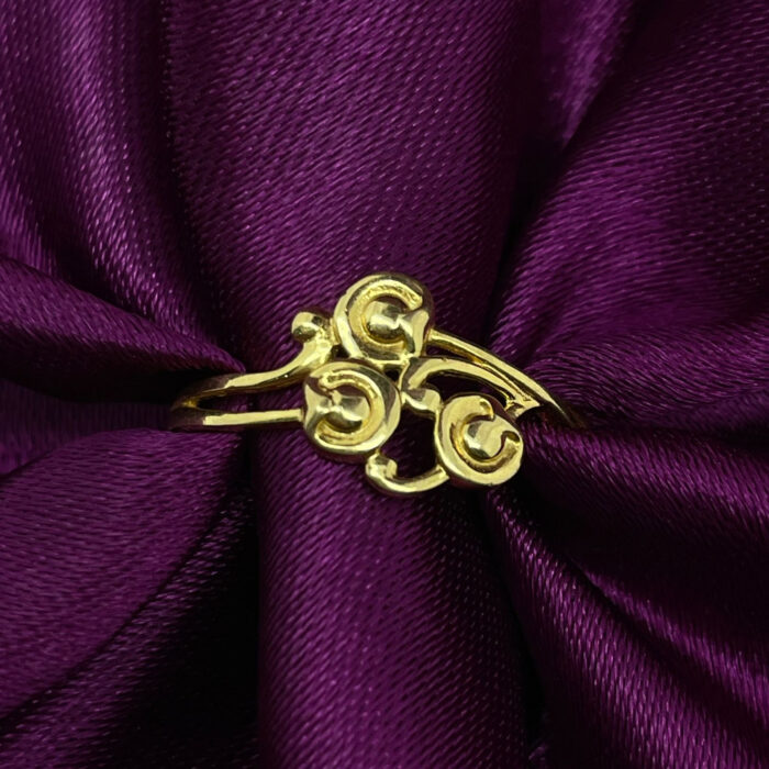 Gold Ladies Ring