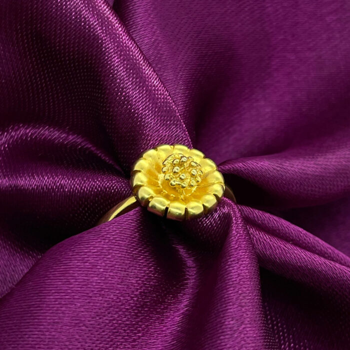 Gold Ladies Ring