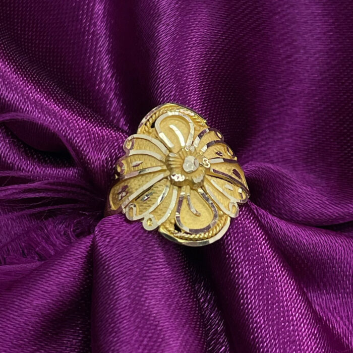 Gold Ladies Ring