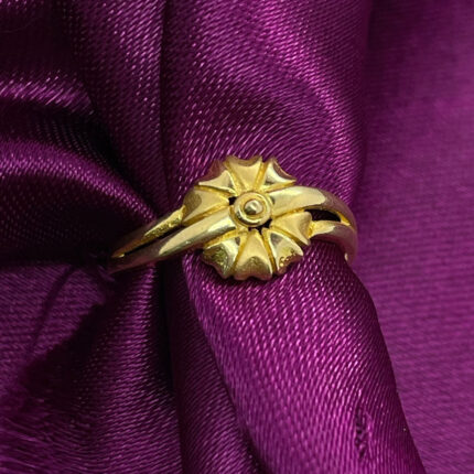 Gold Ladies Ring