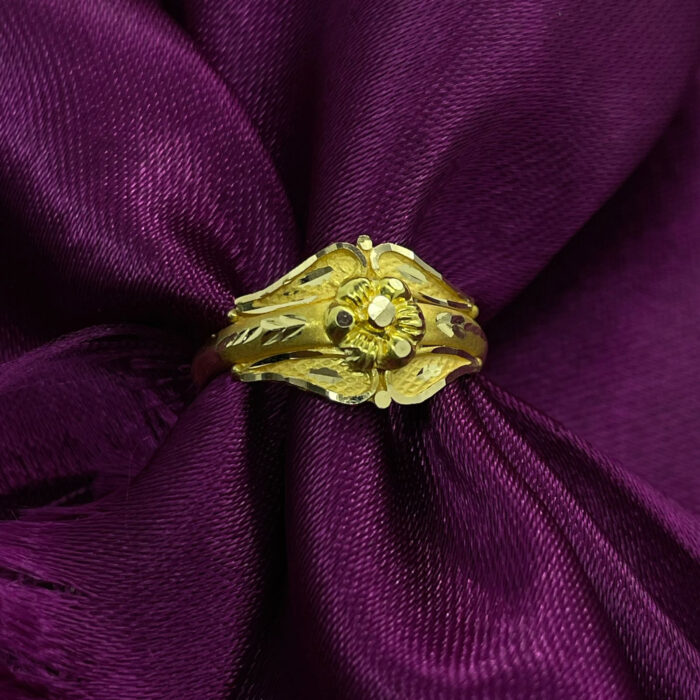 Gold Ladies Ring