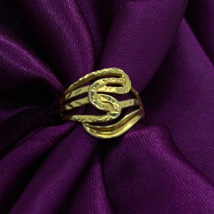 Gold Ladies Ring