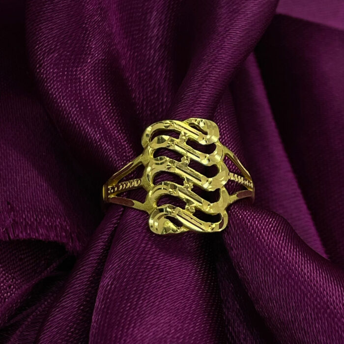 Gold Ladies Ring