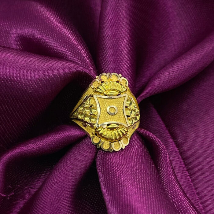 Gold Ladies Ring