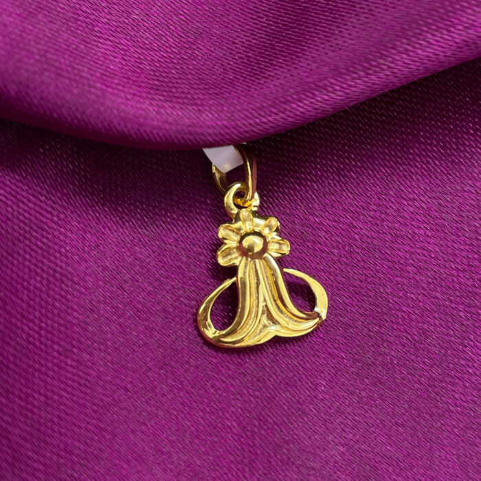 Gold pendant